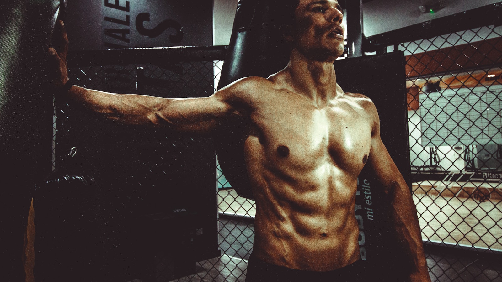 MEN who want MORE MUSCLE without getting fat.