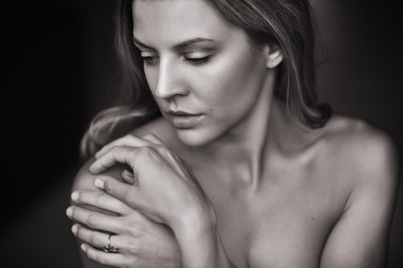 Enhance Your Natural Glow: Daily Supplements for Radiant Skin and Strong Nails